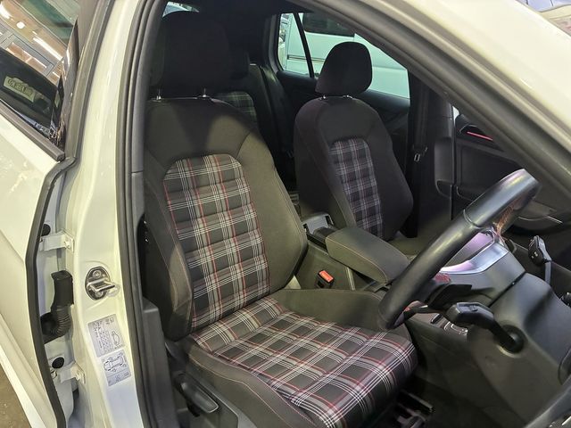 VOLKSWAGEN GOLF GTI 2016 Image 31