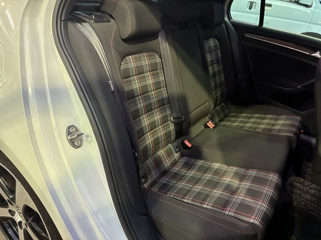 VOLKSWAGEN GOLF GTI 2016 Image 31