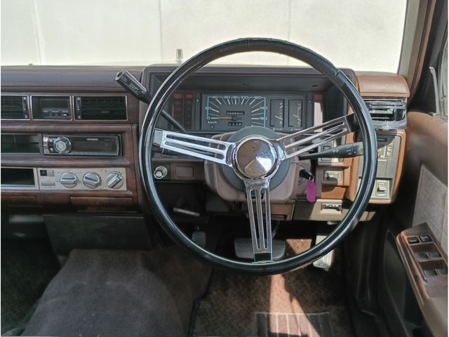 NISSAN CEDRIC WAGON 1997 Image 31