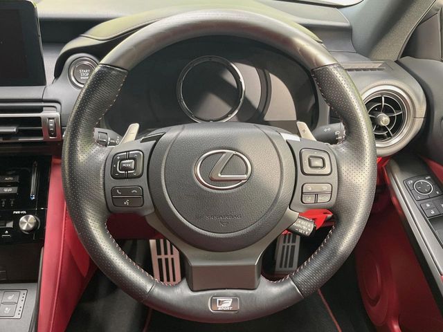 TOYOTA LEXUS IS300 2021 Image 31