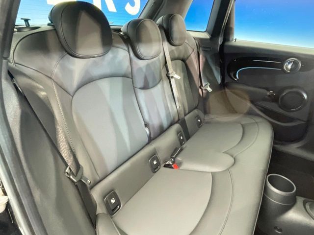 BMW MINI COOPER S 5DOOR 2023 Image 31