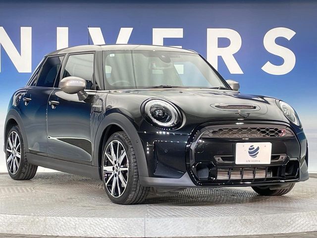 BMW MINI COOPER S 5DOOR 2023 Image 31
