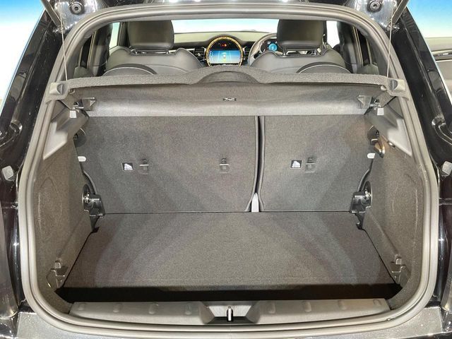 BMW MINI COOPER S 5DOOR 2023 Image 31