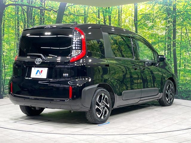 TOYOTA SIENTA HYBRID 2023 Image 31
