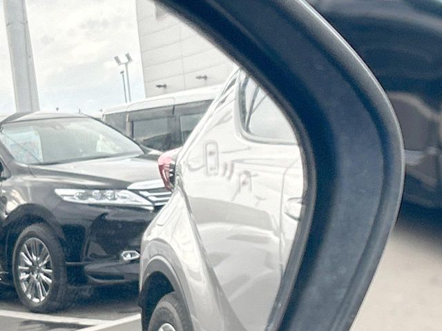 TOYOTA C-HR 2019 Image 31