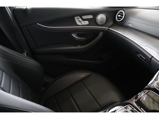 MERCEDES BENZ E CLAS 2017 Image 31