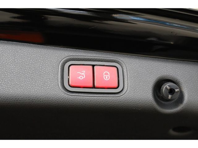 MERCEDES BENZ E CLAS 2017 Image 31