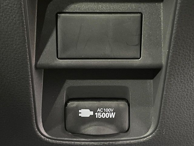 TOYOTA VOXY HYBRID 2022 Image 31