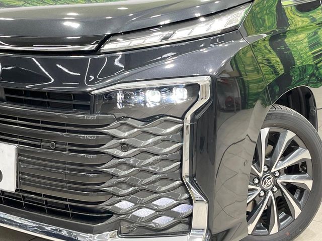 TOYOTA VOXY HYBRID 2022 Image 31