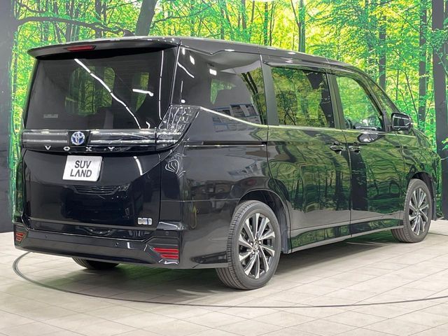 TOYOTA VOXY HYBRID 2022 Image 31