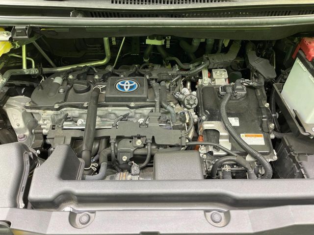 TOYOTA VOXY HYBRID 2022 Image 31