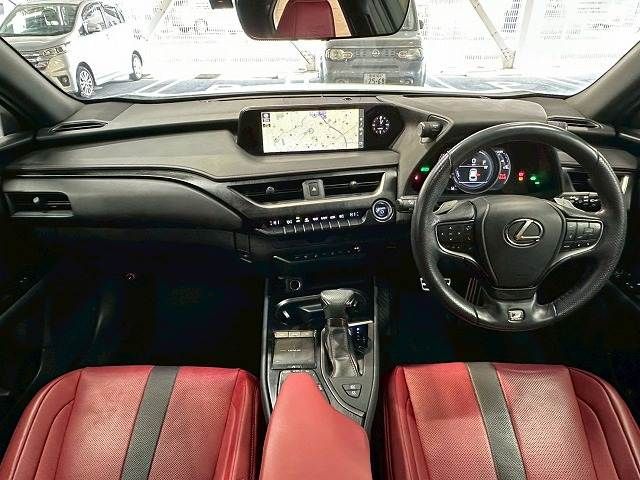 TOYOTA LEXUS UX250H 2019 Image 31