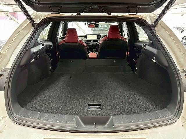 TOYOTA LEXUS UX250H 2019 Image 31