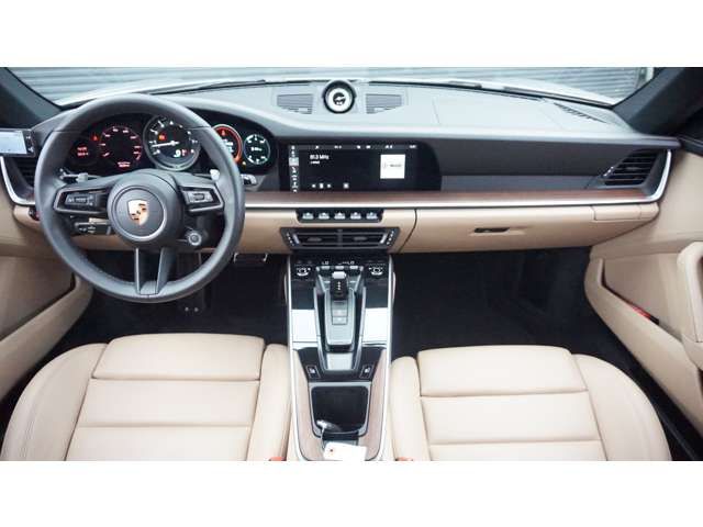 PORSCHE 911 2021 Image 31