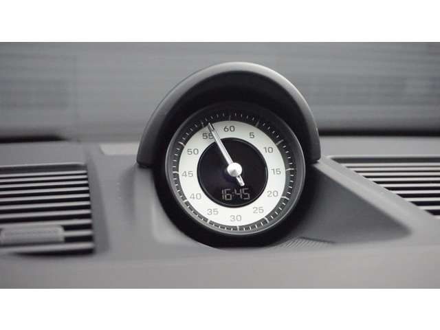 PORSCHE 911 2021 Image 31