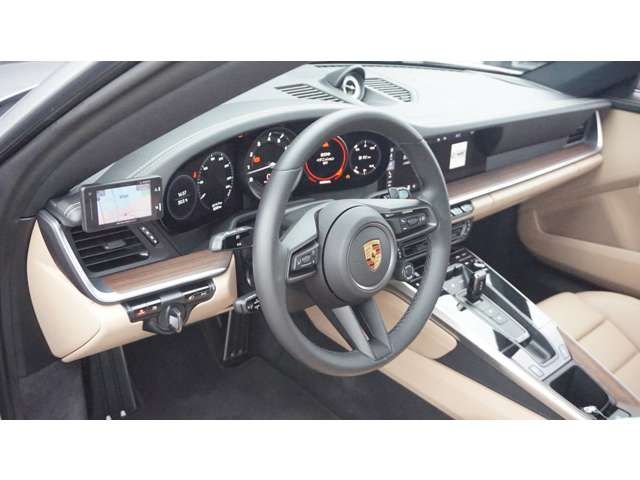 PORSCHE 911 2021 Image 31