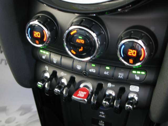 BMW MINI COOPER 5DOOR 2023 Image 31