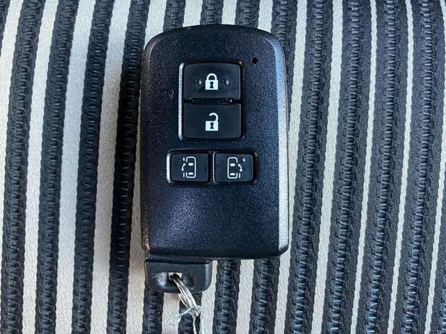 TOYOTA NOAH HYBRID 2019 Image 31