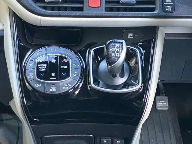 TOYOTA NOAH HYBRID 2019 Image 31