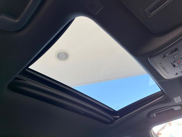 TOYOTA CROWN SEDAN HYBRID 2018 Image 31