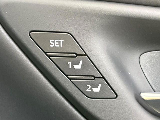 TOYOTA CROWN SEDAN HYBRID 2018 Image 31