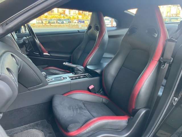 NISSAN GT-R 2010 Image 31