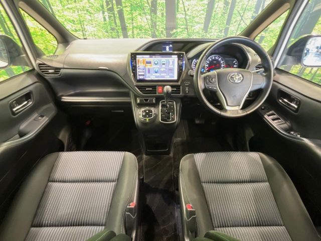 TOYOTA VOXY 2015 Image 31