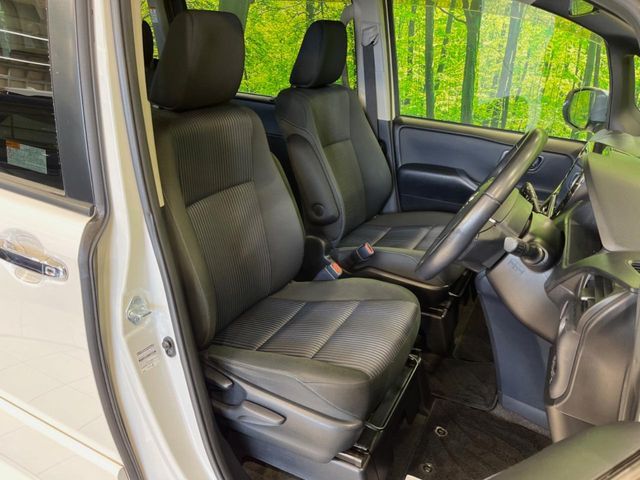 TOYOTA VOXY 2015 Image 31