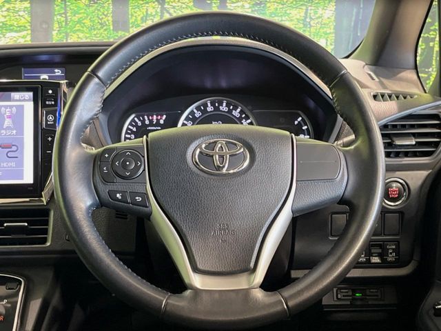 TOYOTA VOXY 2015 Image 31