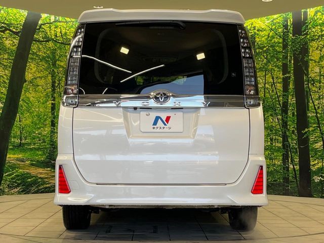 TOYOTA VOXY 2015 Image 31