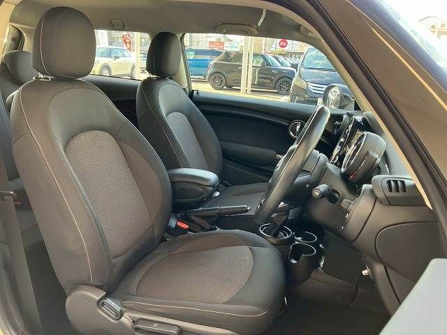 BMW MINI COOPER D 2019 Image 31