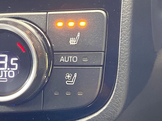 TOYOTA CROWN SEDAN HYBRID 2021 Image 31