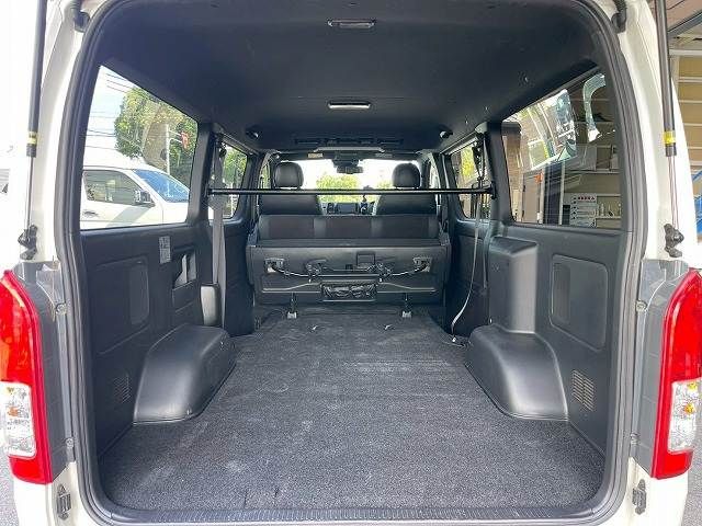 TOYOTA HIACE VAN 2WD 2020 Image 31