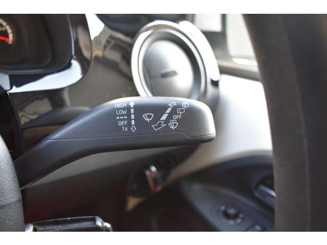 VOLKSWAGEN UP! 2013 Image 31