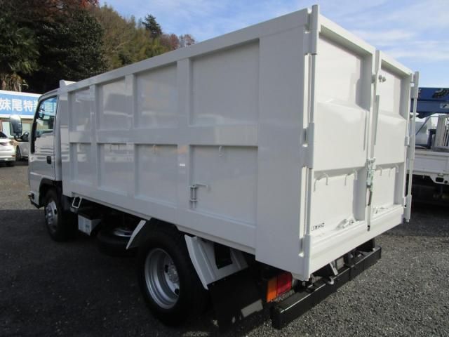 ISUZU ELF 2018 Image 31