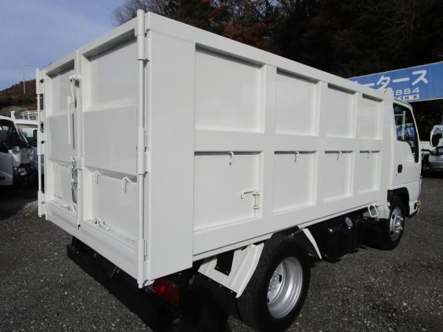 ISUZU ELF 2018 Image 31