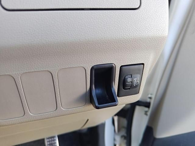 DAIHATSU MIRA 4WD 2011 Image 31