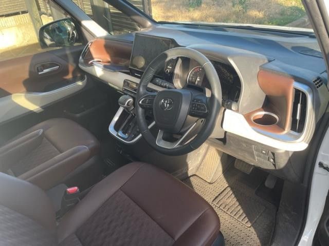 TOYOTA NOAH 4WD 2023 Image 31