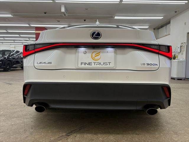 TOYOTA LEXUS IS300H 2020 Image 31