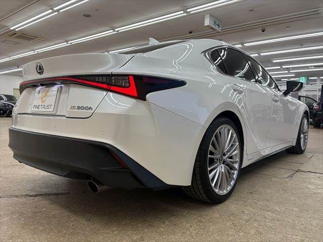 TOYOTA LEXUS IS300H 2020 Image 31