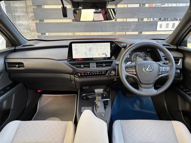 TOYOTA LEXUS UX250H 2023 Image 31