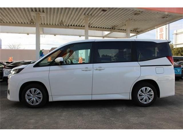 TOYOTA NOAH 2022 Image 31