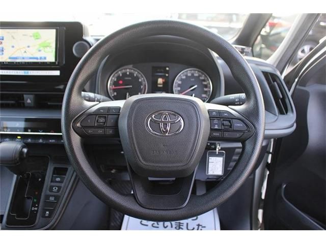 TOYOTA NOAH 2022 Image 31