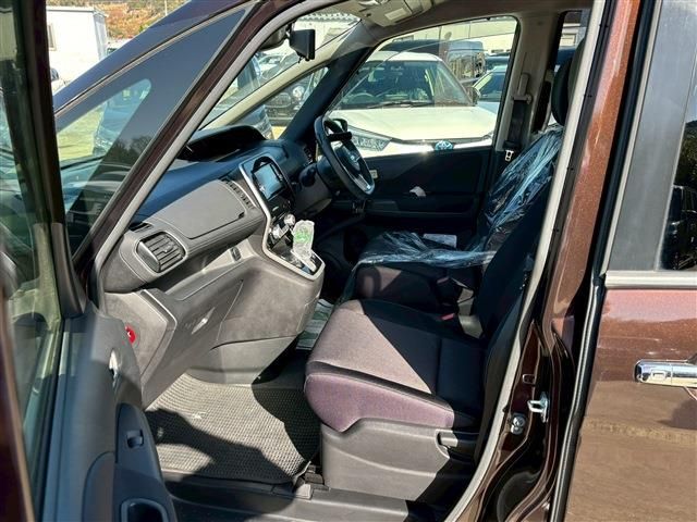 NISSAN SERENA  S-HYBRID 2017 Image 31