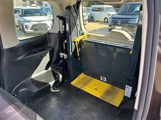 NISSAN SERENA  S-HYBRID 2017 Image 31