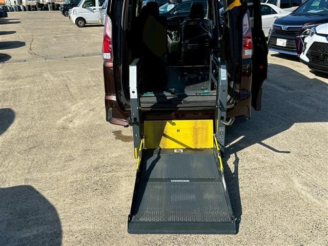 NISSAN SERENA  S-HYBRID 2017 Image 31