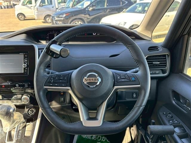 NISSAN SERENA  S-HYBRID 2017 Image 31