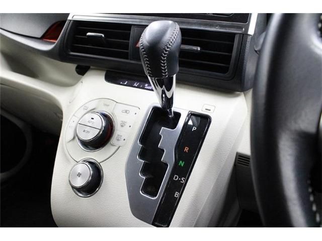 TOYOTA SIENTA 2015 Image 31