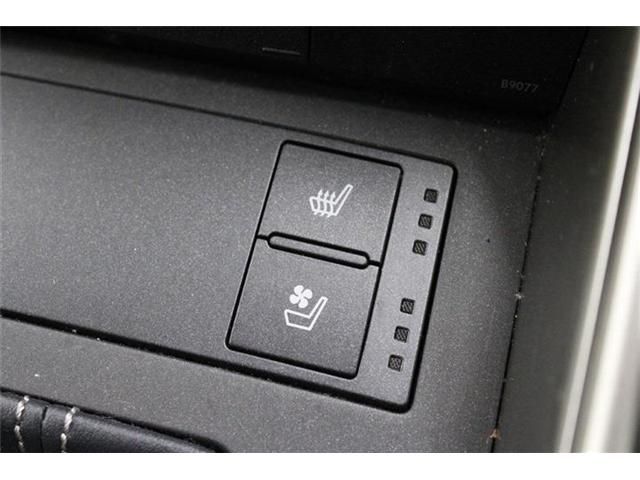 TOYOTA LEXUS IS200T 2015 Image 31