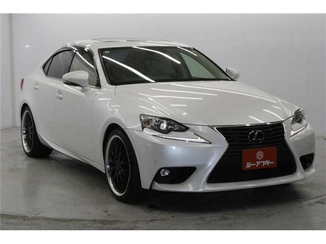 TOYOTA LEXUS IS200T 2015 Image 31